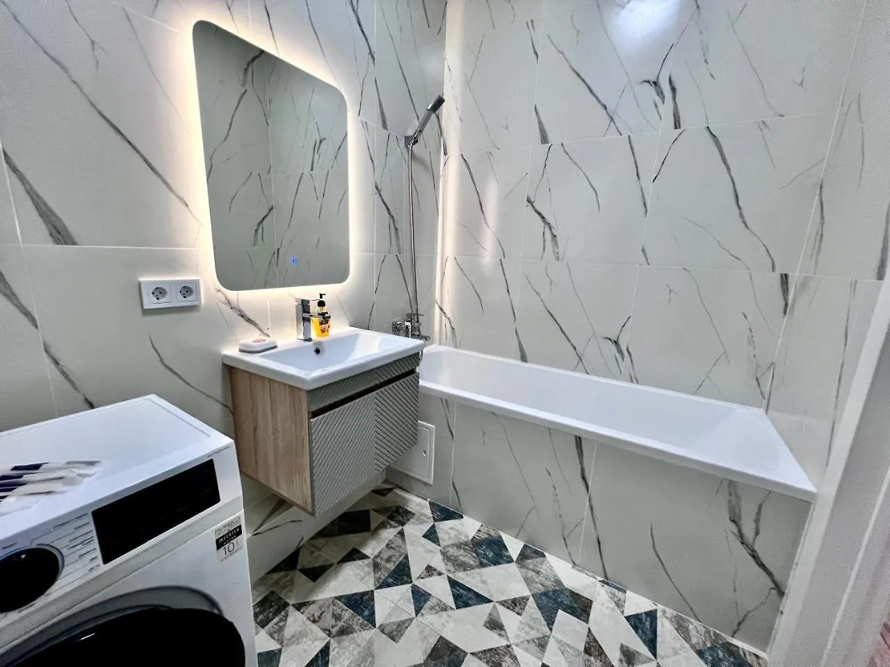 Apartment Квартира Бизнес-Класса В Центре Левого Берега Nur-Sultan